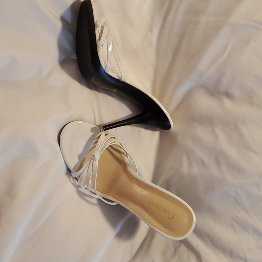 Camssoo White Heels  Size 9